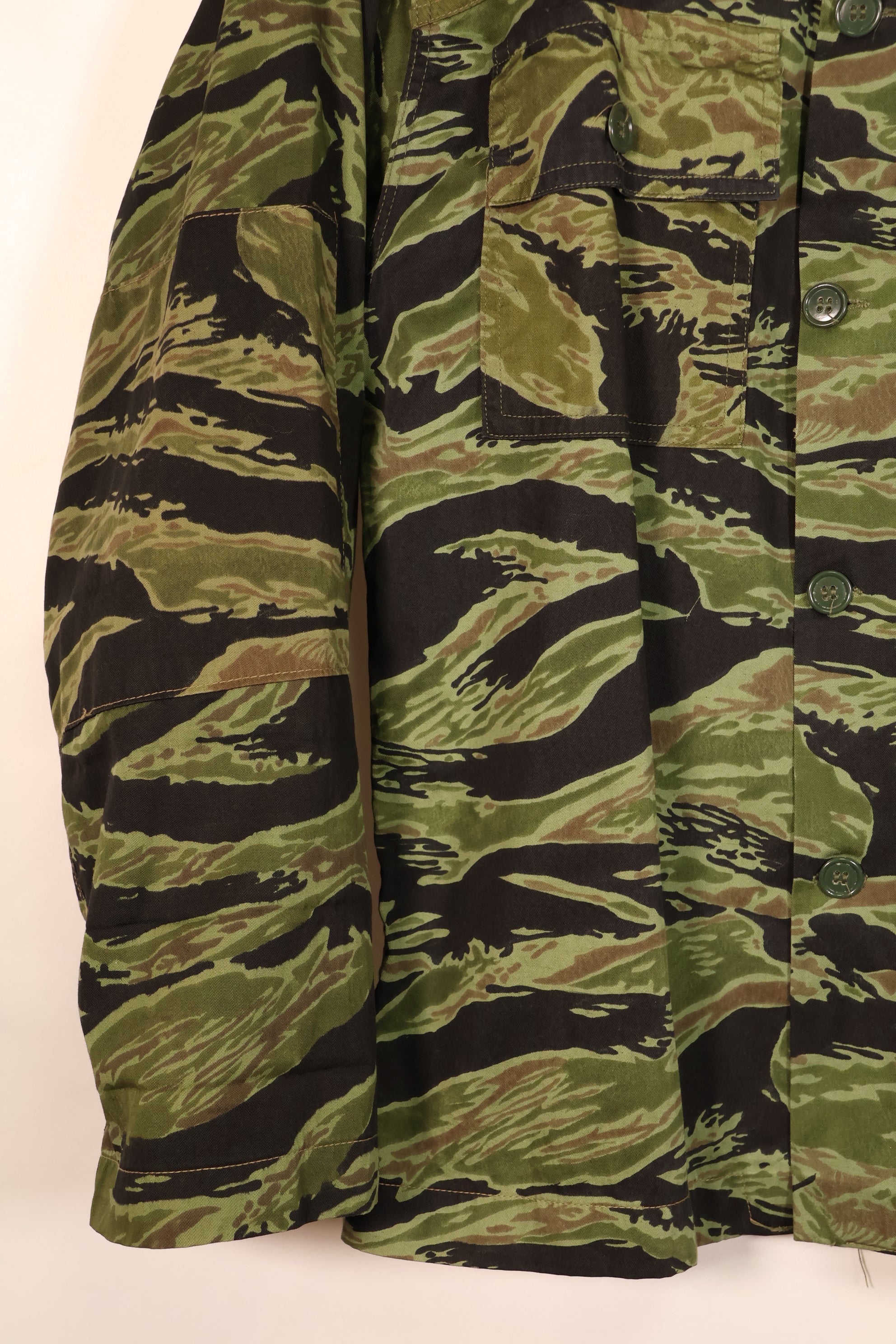 1968 Contract, South Vietnamese Marine Corps, 4th Model VNMC Tiger Stripe Shirt, Virtually Unused, Size A-3