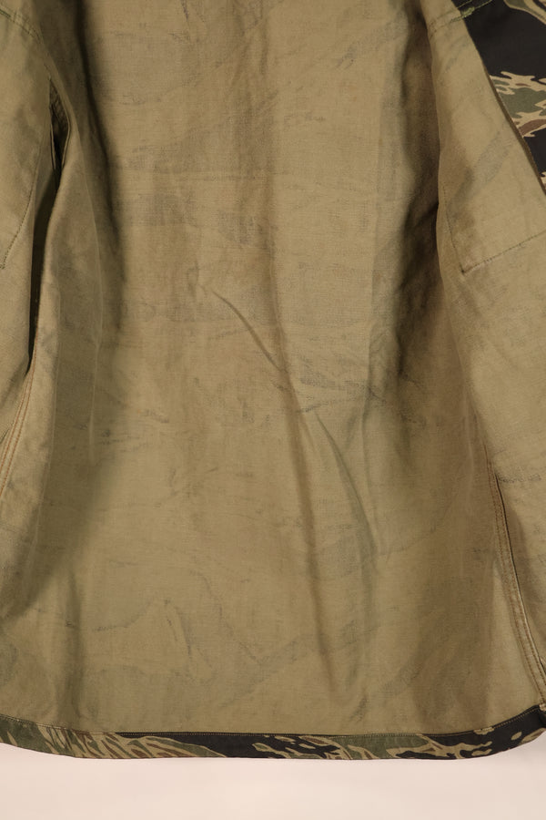 ประมาณปี 1965, ผลิตในญี่ปุ่น, A-M, Silver Tiger, แบบตัดเย็บแบบเอเชีย, เสื้อลายเสือ, สภาพดี, มือสอง
