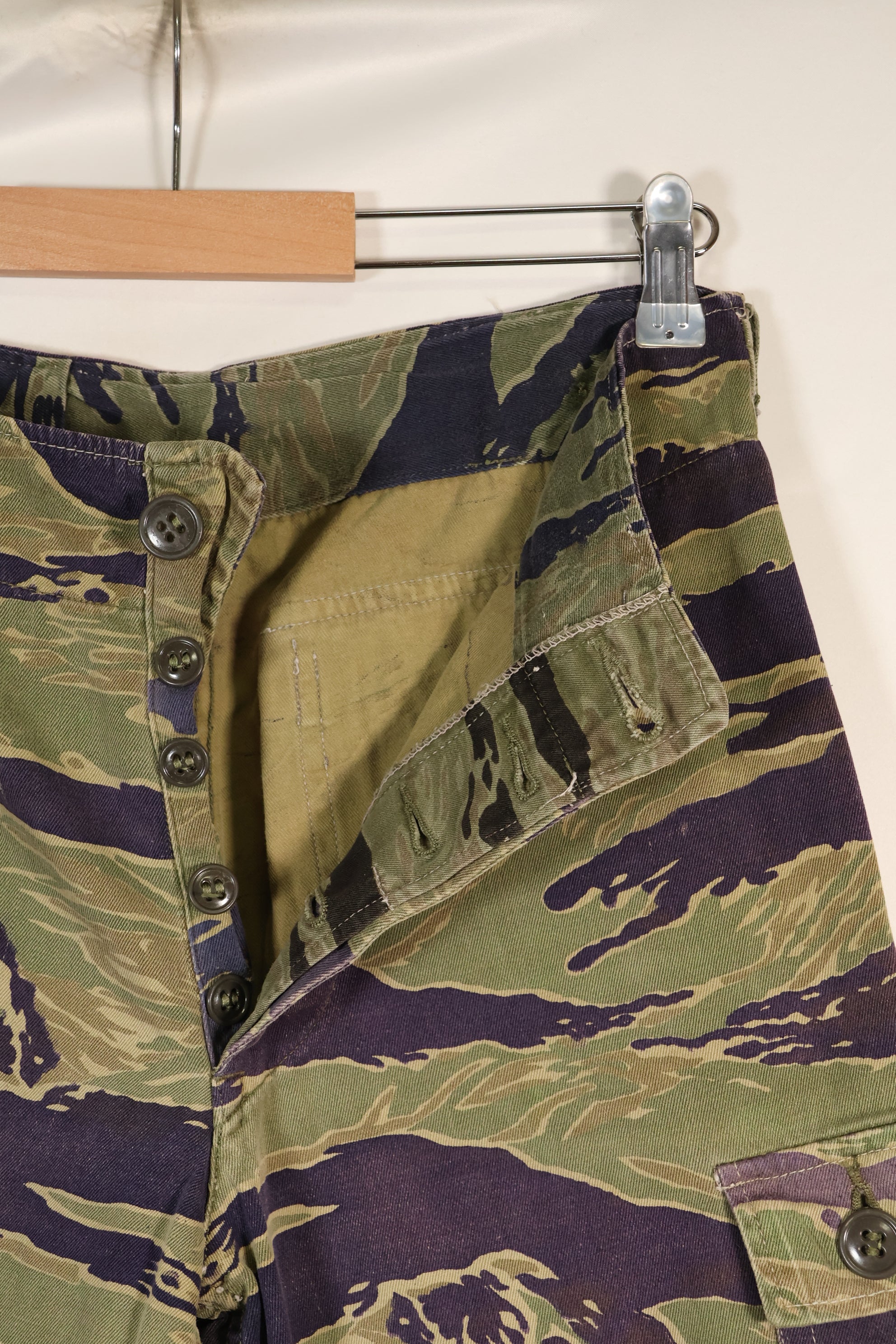 Late 1960s Gold Tiger Derivative Pattern Classic Pattern Tiger Stripe Pants Used