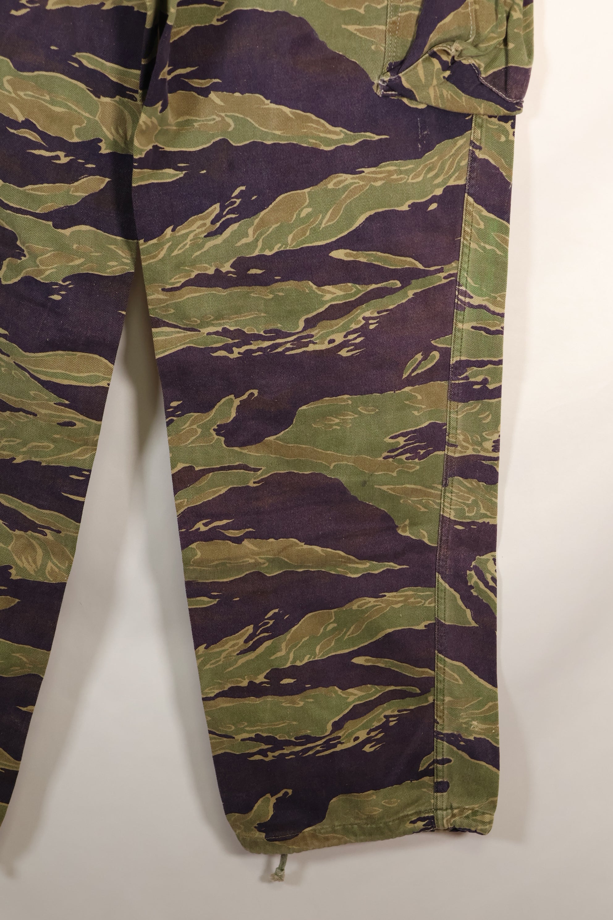 Late 1960s Gold Tiger Derivative Pattern Classic Pattern Tiger Stripe Pants Used