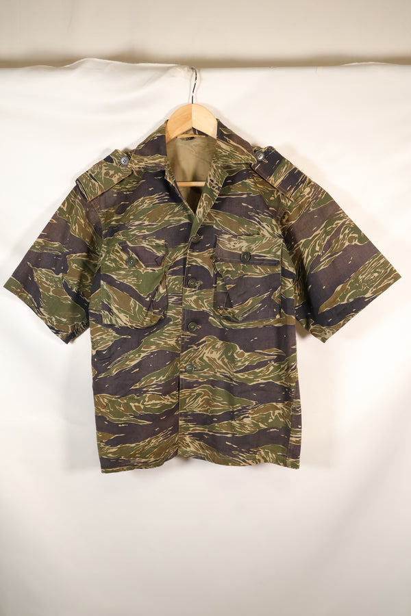 ช่วงกลางทศวรรษ 1960 A-M เสื้อเชิ้ต Silver Tiger ตัดแบบเอเชีย ปรับแต่งด้วยเอปโรว์ สินค้ามือสอง