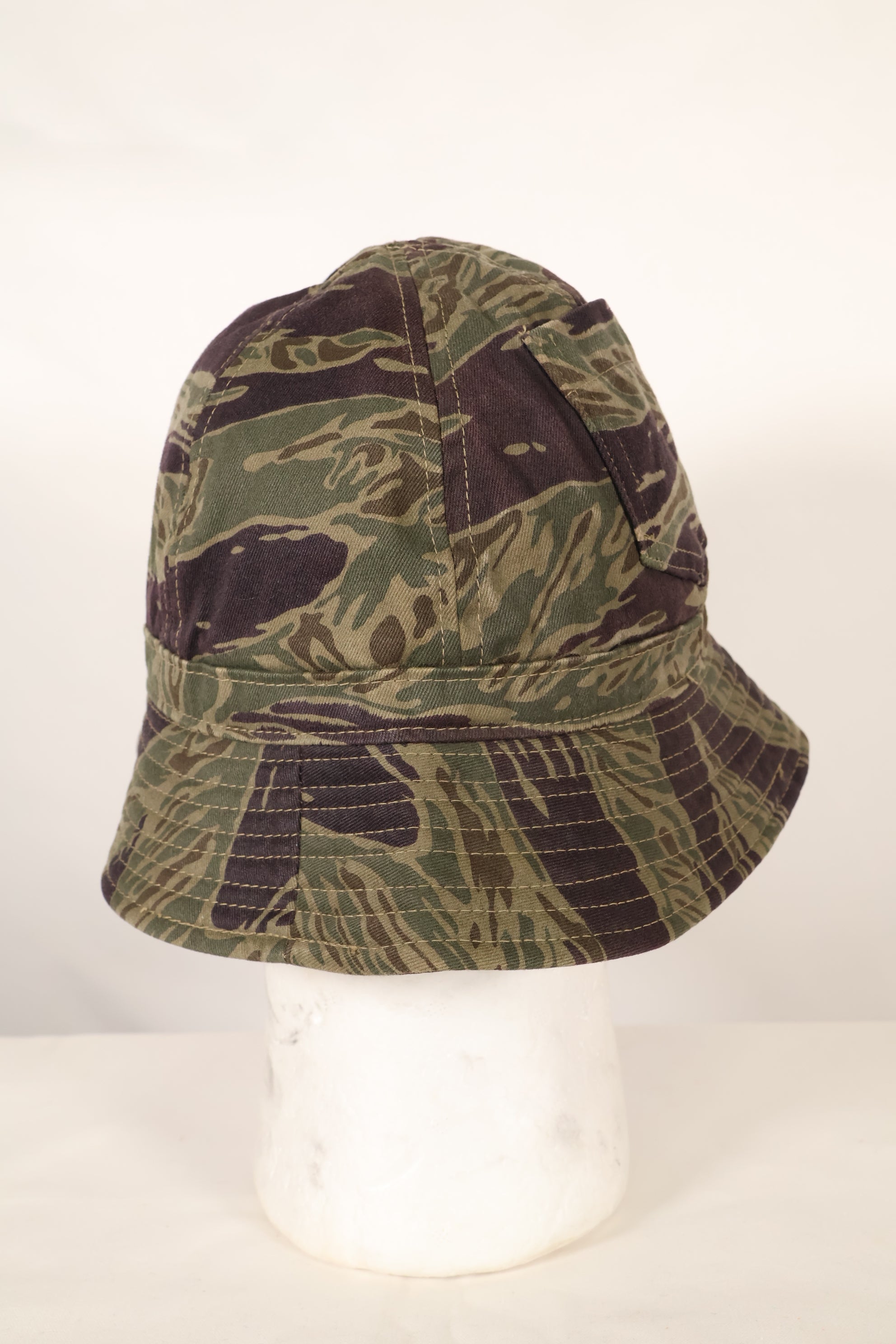 Osaka MASH M Silver Tiger Stripe Beach Ball Hat, used with modifications