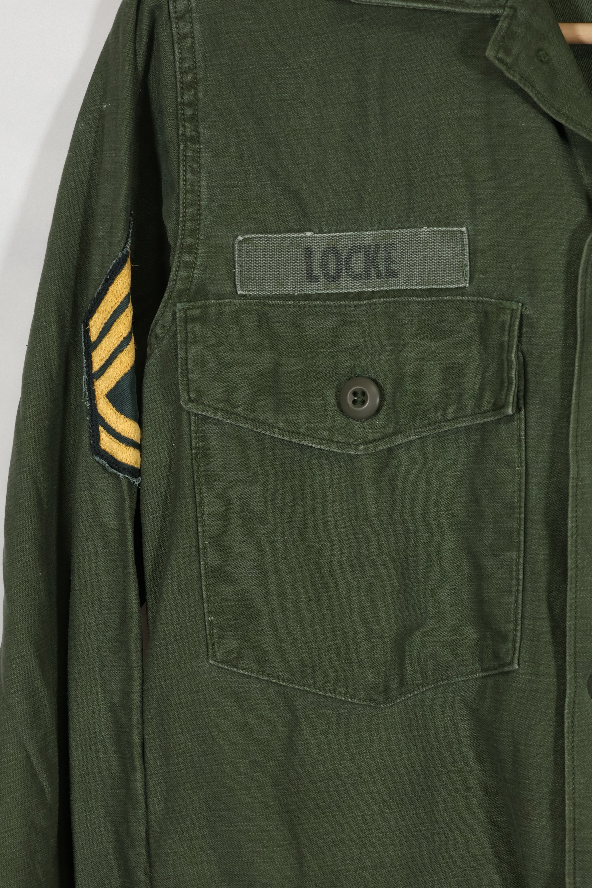 1960年代ロット　OG-107 ユーティリティシャツ　LOCKE　元SF隊員　放出　中古品　カラーパッチ