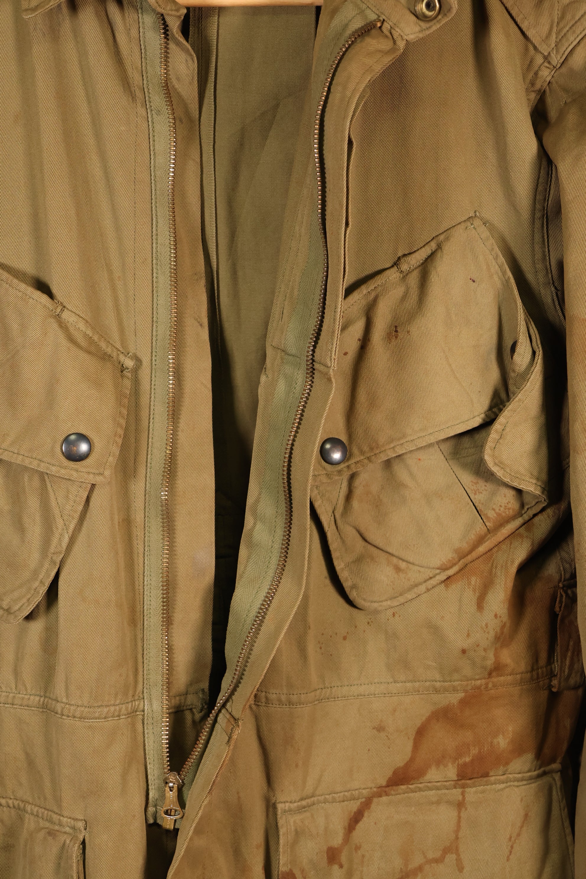 ทศวรรษ 1940 40R สงครามโลกครั้งที่ 2 M42 แจ็คเก็ตกระโดด ไม่มีเข็มขัดเอว มีคราบสกปรก สินค้ามือสอง