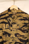 Late 1960s US-S Gold Tiger Pattern US-Cut Tiger Stripe Shirt, Used