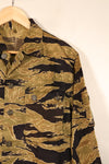 Late 1960s US-S Gold Tiger Pattern US-Cut Tiger Stripe Shirt, Used