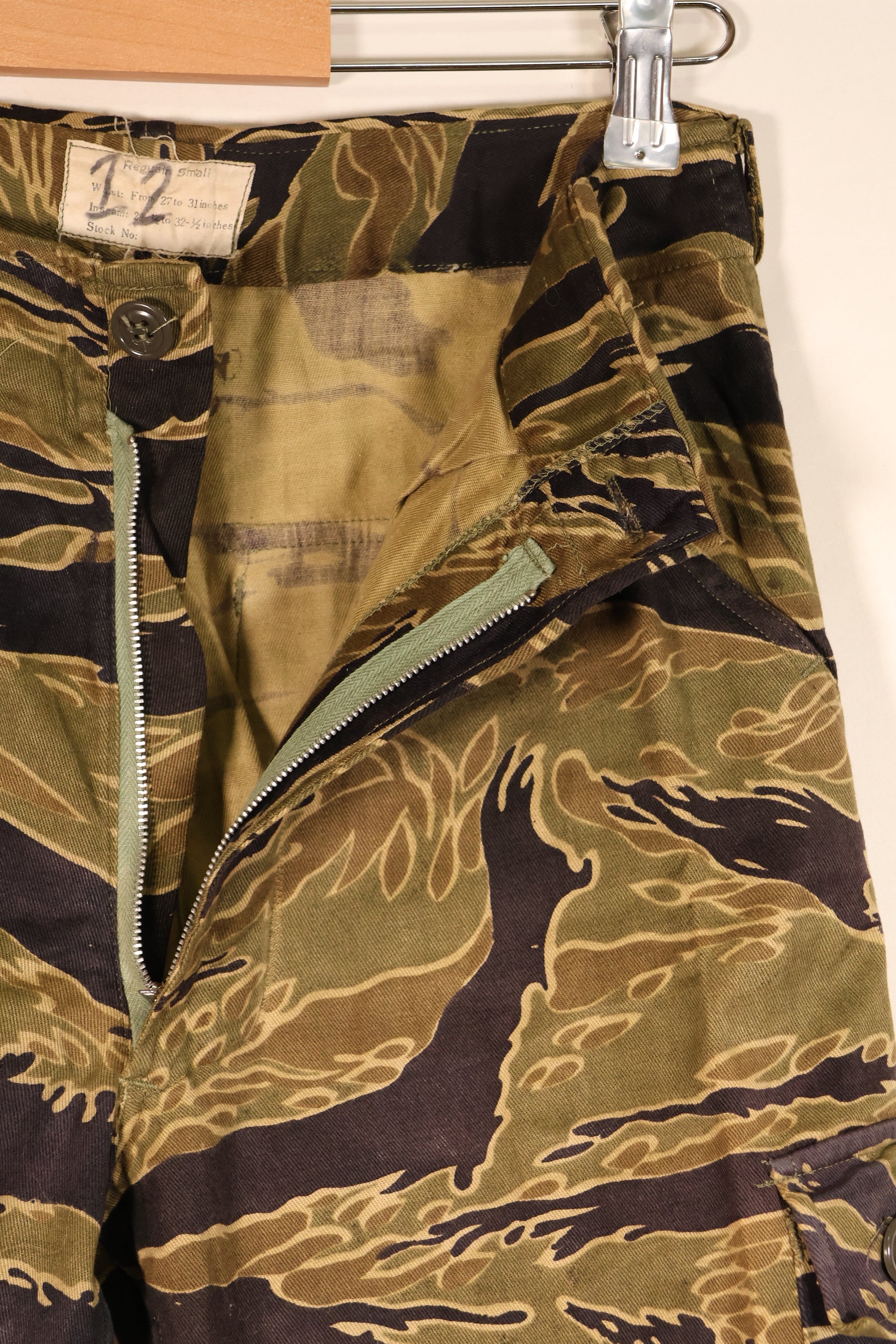Late 1960s US-S Gold Tiger Pattern Tiger Stripe US-Cut Pants, Used