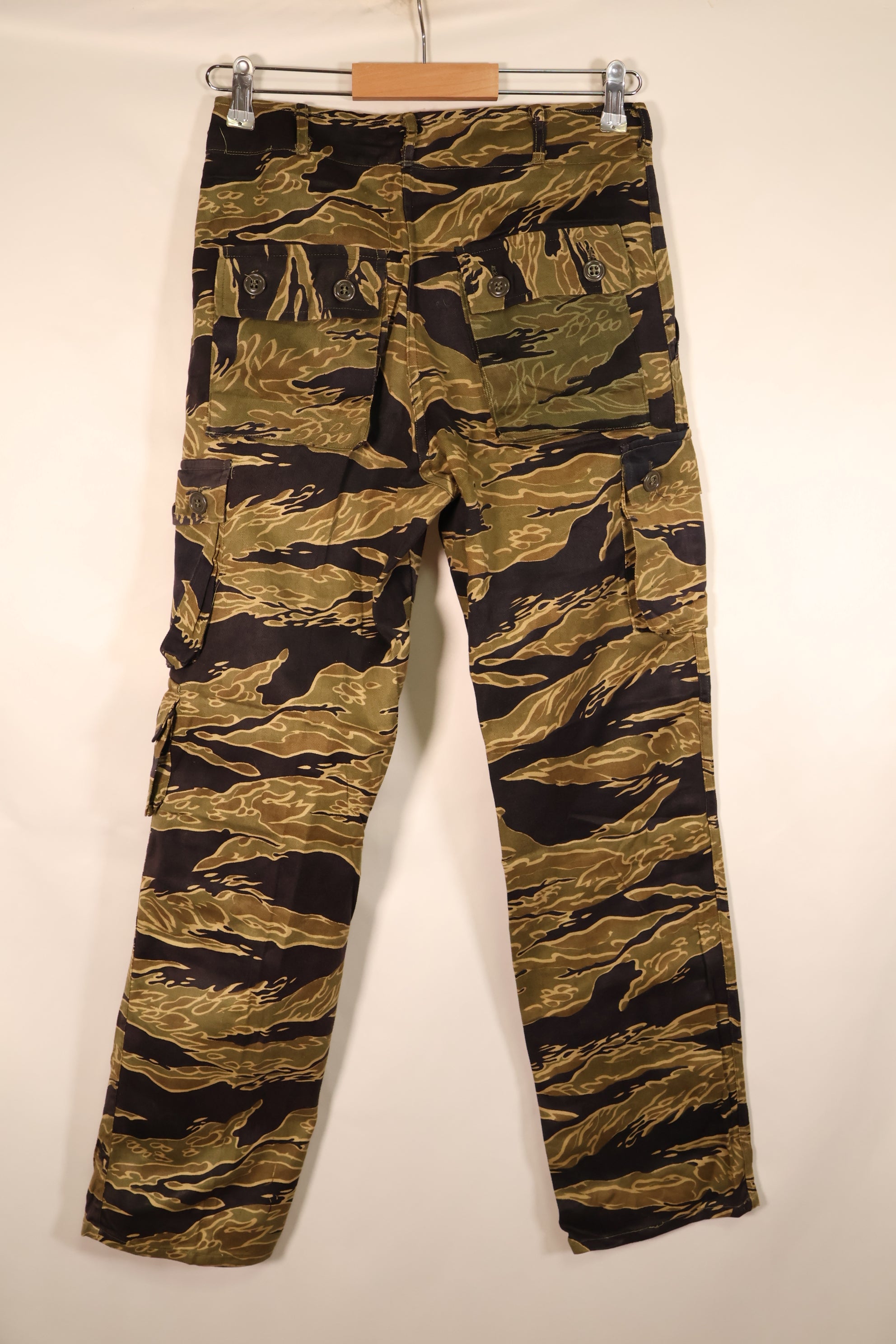 Late 1960s US-S Gold Tiger Pattern Tiger Stripe US-Cut Pants, Used