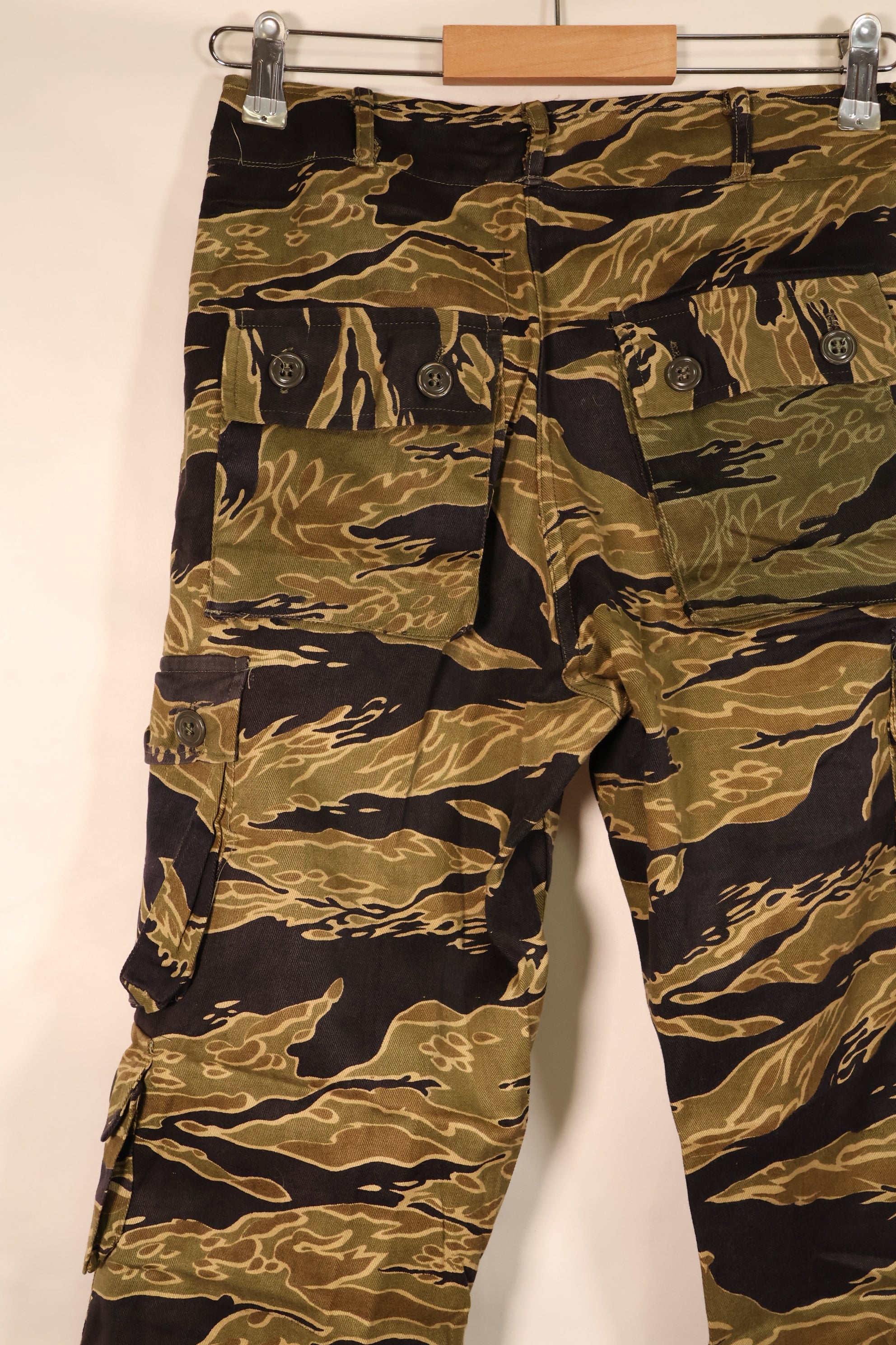 Late 1960s US-S Gold Tiger Pattern Tiger Stripe US-Cut Pants, Used