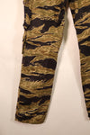 Late 1960s US-S Gold Tiger Pattern Tiger Stripe US-Cut Pants, Used