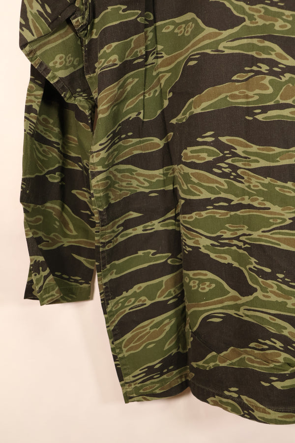 ปลายทศวรรษ 1960, ขนาด M, แบบ Lightweight ช่วงปลายสงคราม, สีเข้ม, เสื้อลายเสือ, มือสอง
