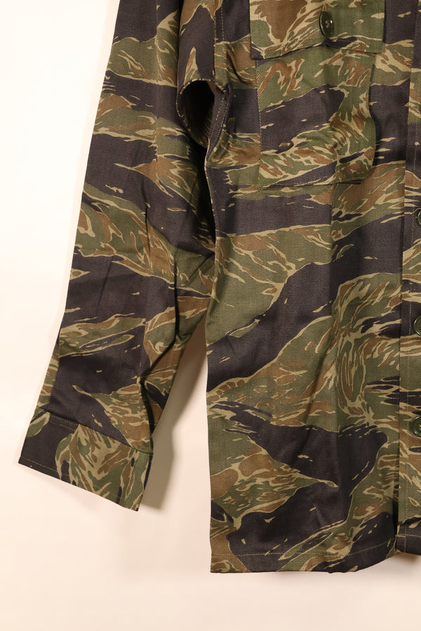 กลางทศวรรษ 1960, A-M, ลายเสือเงิน, แบบตัดเย็บสไตล์เอเชีย, เสื้อลายเสือ, แทบไม่ได้ใส่เลย