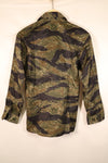 กลางทศวรรษ 1960, A-M, ลายเสือเงิน, แบบตัดเย็บสไตล์เอเชีย, เสื้อลายเสือ, แทบไม่ได้ใส่เลย