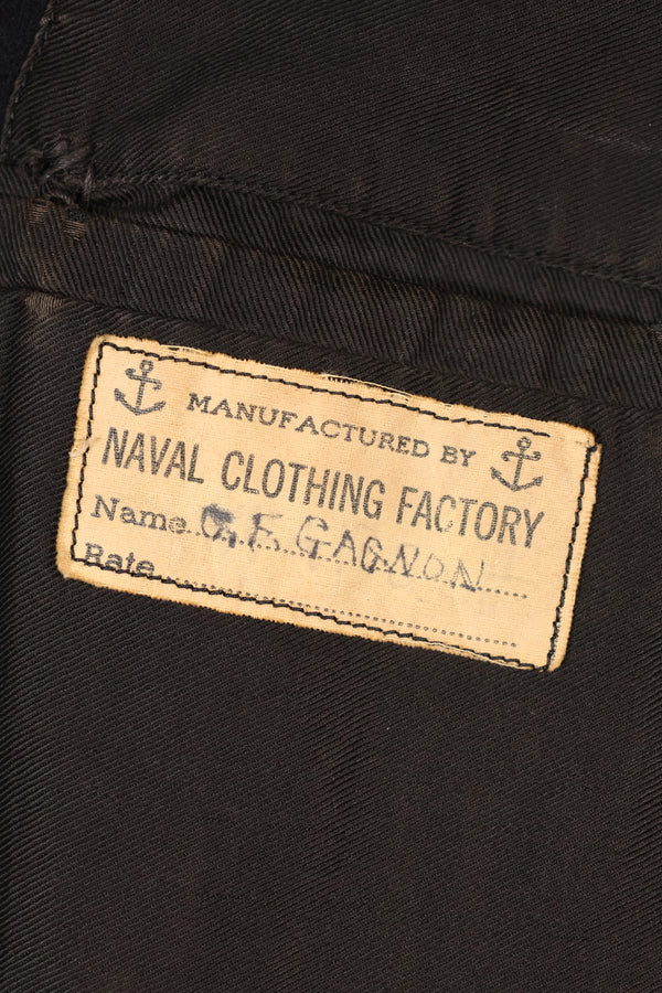 ประมาณปี 1940 ขนาดประมาณ 38 กระดุม 10 เม็ด เสื้อโค้ทของกองทัพเรือสหรัฐฯ สภาพดี B