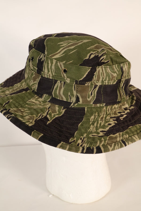 1960s, estimated size M, sewn in Okinawa, CISO cut, Okinawa Tiger boonie hat, used.