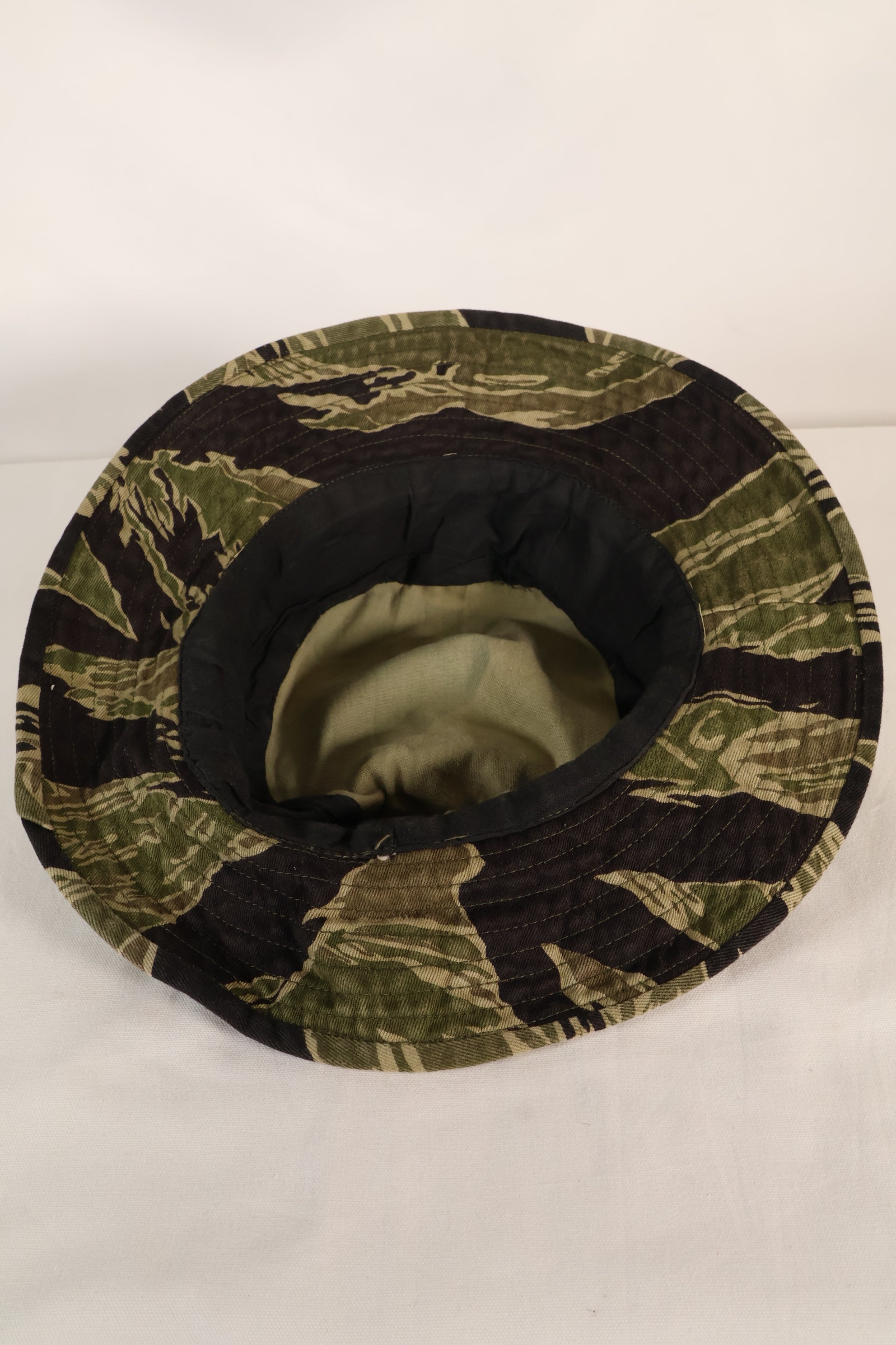 1960s, estimated size M, sewn in Okinawa, CISO cut, Okinawa Tiger boonie hat, used.