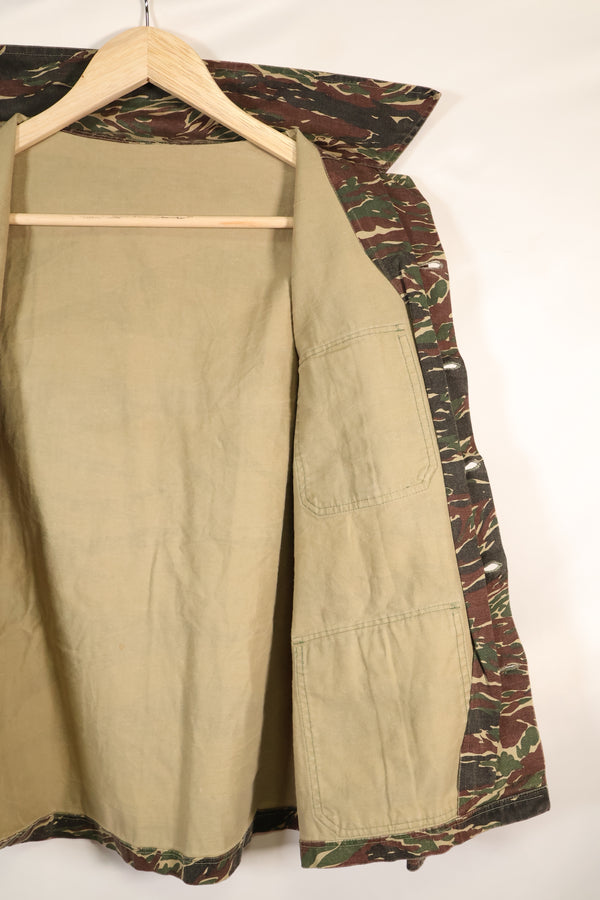 เสื้อเชิ้ตไทเกอร์ลายเสือสีเงินยุค 1970s สี่กระเป๋า มือสอง