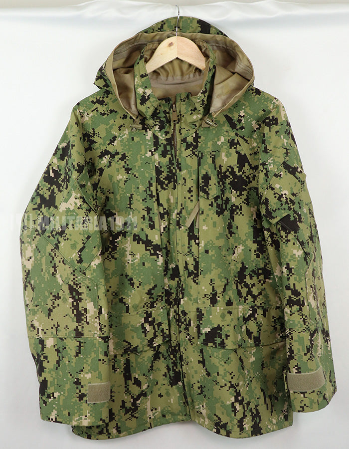 Original U.S. military release U.S. Navy NWU TYPE III Working Parka