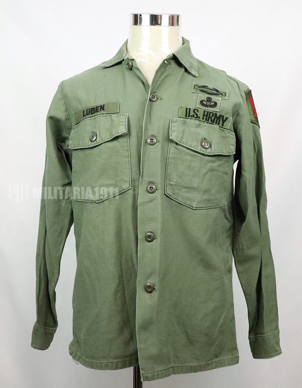 Original U.S. Army Utility Shirt OG-107 with insignia including 1st Division patch (retrofitted)