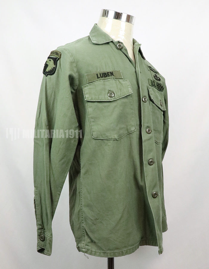 Original U.S. Army Utility Shirt OG-107 with insignia including 1st Division patch (retrofitted)