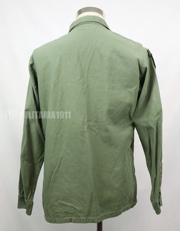 Original U.S. Army Utility Shirt OG-107 with insignia including 1st Division patch (retrofitted)