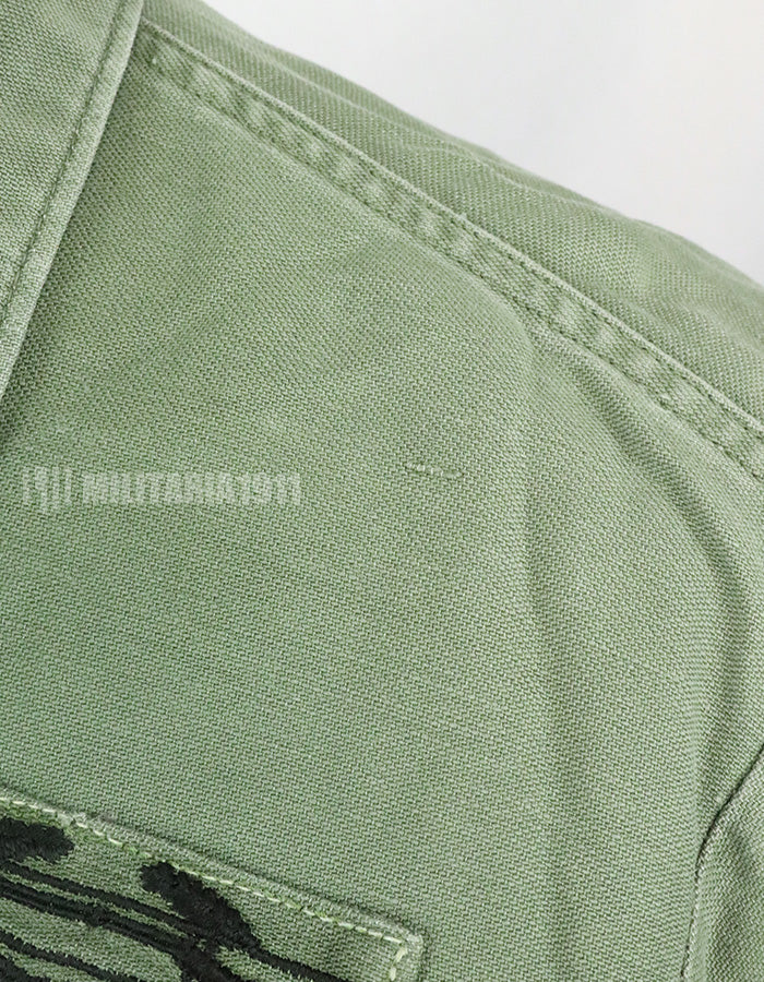 Original U.S. Army Utility Shirt OG-107 with insignia including 1st Division patch (retrofitted)