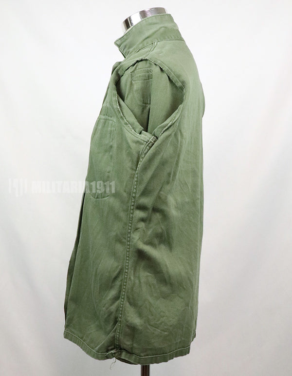 Original U.S. Army Utility Shirt OG-107 with insignia including 1st Division patch (retrofitted)