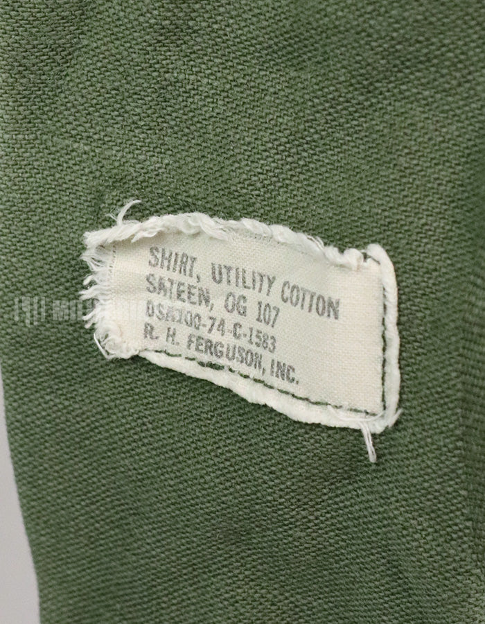 Original U.S. Army Utility Shirt OG-107 with insignia including 1st Division patch (retrofitted)