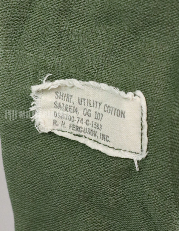Original U.S. Army Utility Shirt OG-107 with insignia including 1st Division patch (retrofitted)