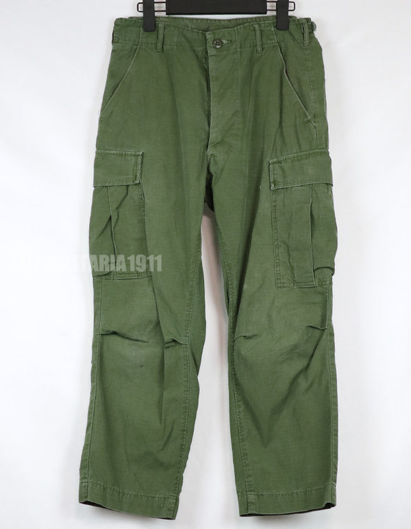 Original late model jungle fatigues pants, ripstop fabric, 1967, used.