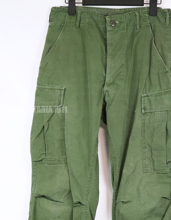 Original late model jungle fatigues pants, ripstop fabric, 1967, used.