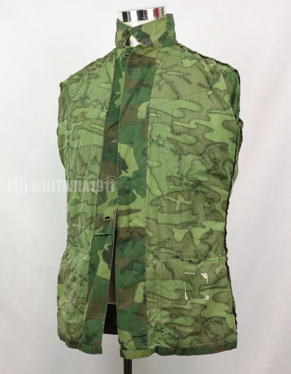 Original US military ERDL jungle fatigues, used, unknown age, faded.