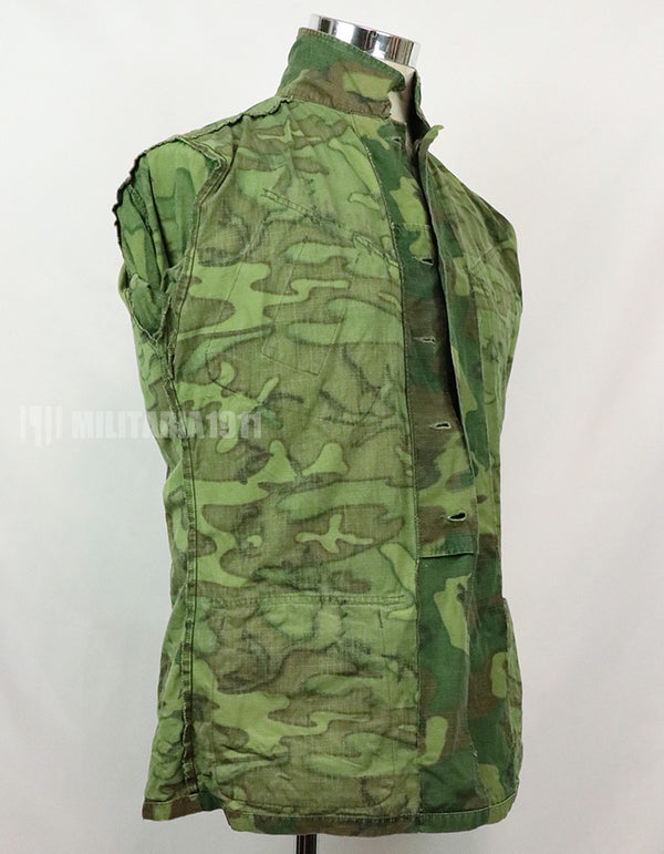 Original US military ERDL jungle fatigues, used, unknown age, faded.