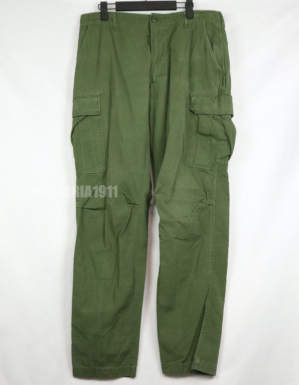 Original late model ripstop fabric jungle fatigues pants, M-L, good condition, contract 1969.