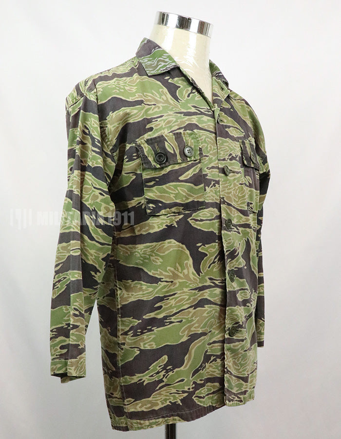 Original Late War Lightweight Tiger Stripe Shirt, thin, scratched, used.