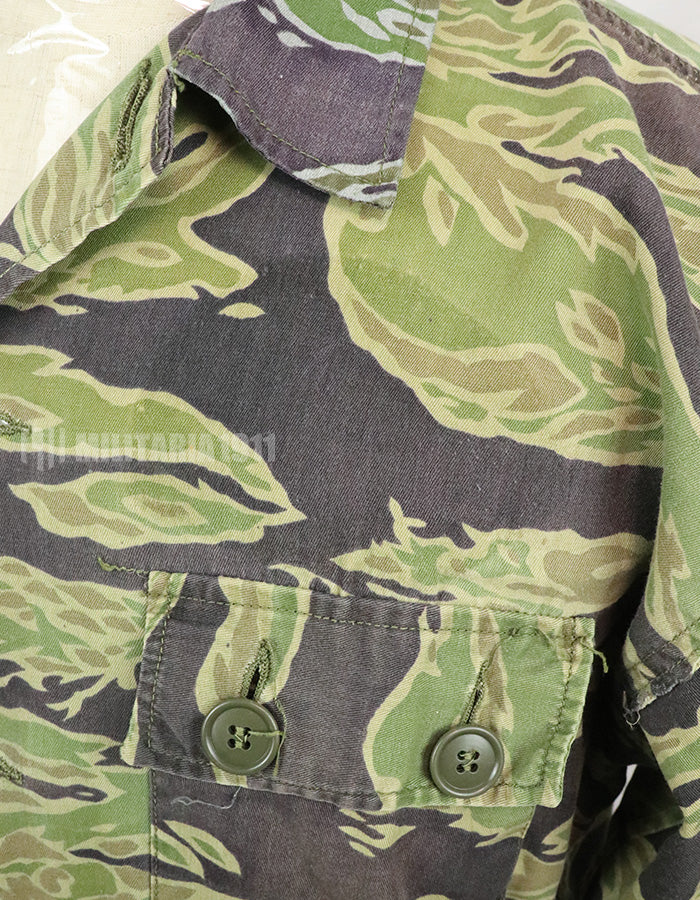 Original Late War Lightweight Tiger Stripe Shirt, thin, scratched, used.