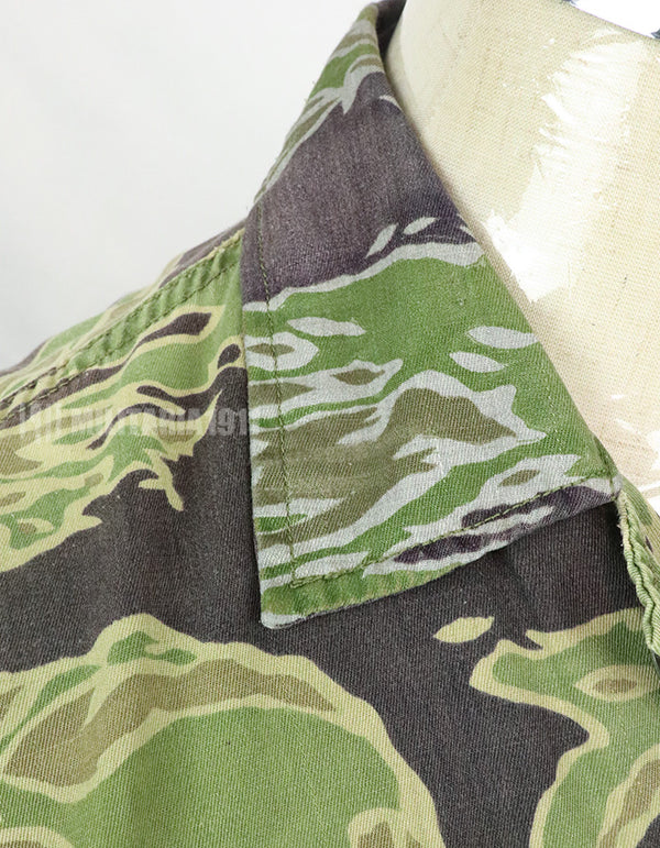 Original Late War Lightweight Tiger Stripe Shirt, thin, scratched, used.