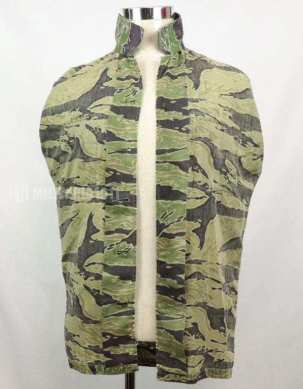 Original Late War Lightweight Tiger Stripe Shirt, thin, scratched, used.