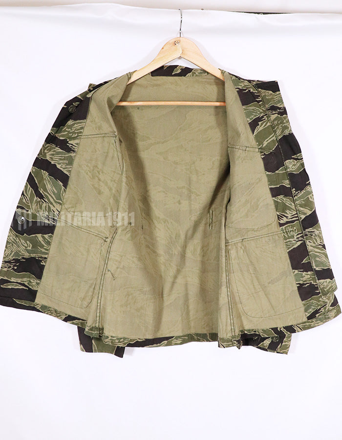 Authenticity unknown Real fabric Okinawa CISO Tiger Tiger stripe fatigued jacket in good condition