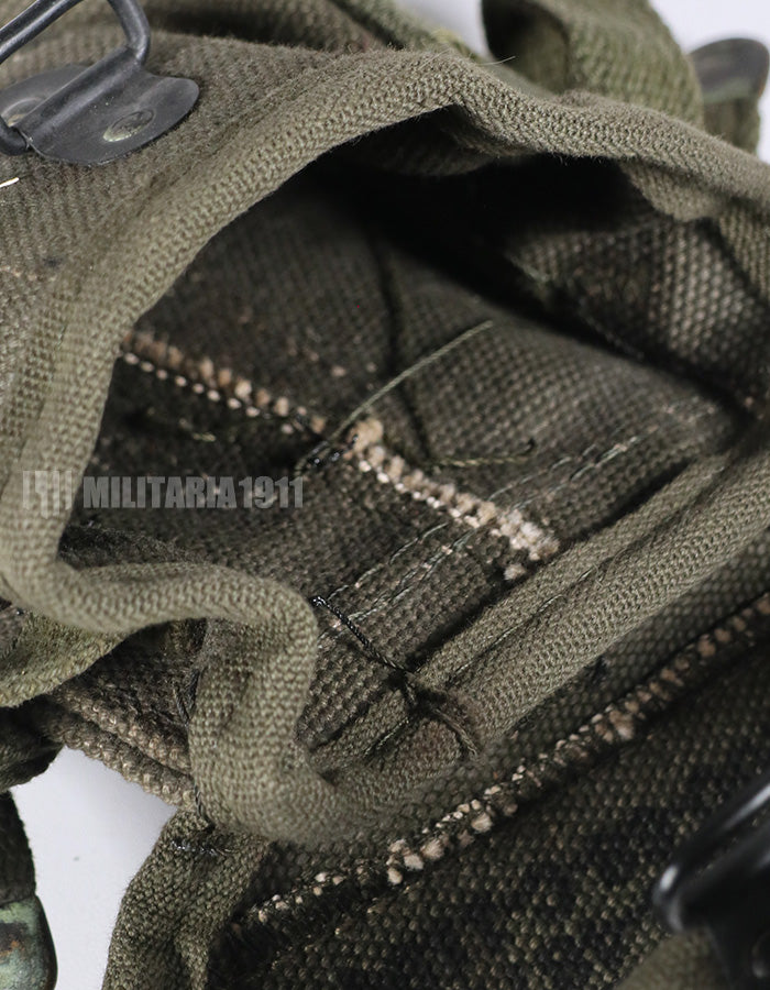 Real U.S. Army M16 A1 20-round magazine ammo pouch, almost unused copy