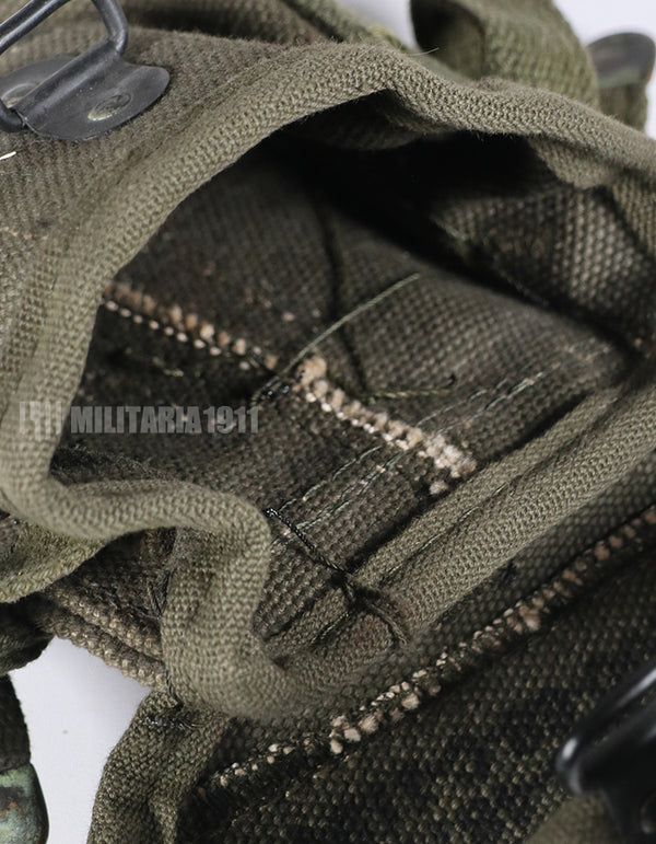 Real U.S. Army M16 A1 20-round magazine ammo pouch, almost unused copy