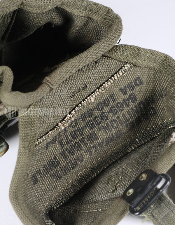 Real U.S. Army M16 A1 20-round magazine ammo pouch, almost unused copy